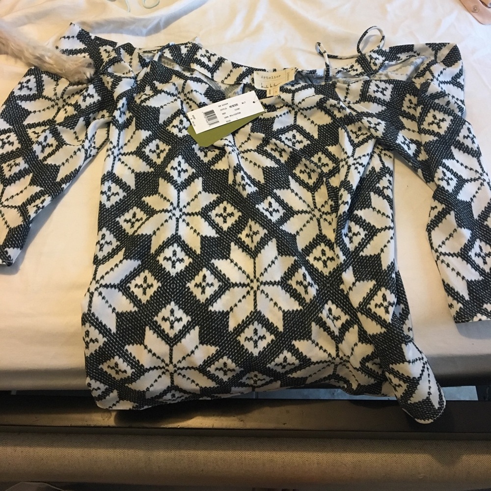 Artelier Nicole Miller off the shoulder top